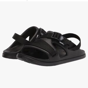 Kids CHACO Chillos black sport sandals- Size 5